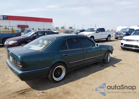 1998 Mercedes-Benz E 320 from USA, damaged, VIN WDBJF65F4WA521646